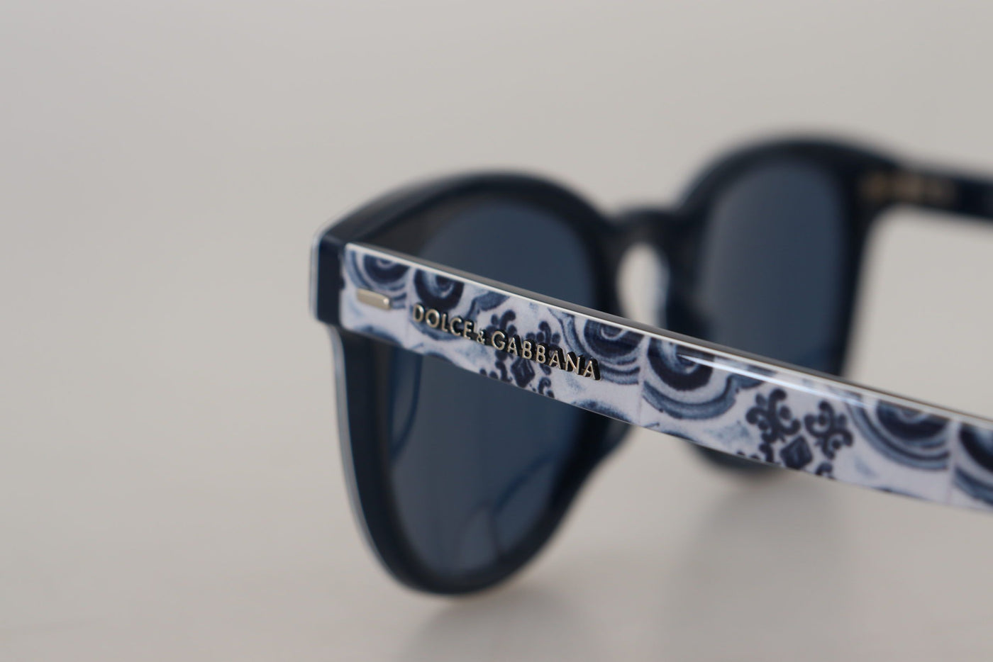Blue Majolica Frame Round Lens Women Sunglasses